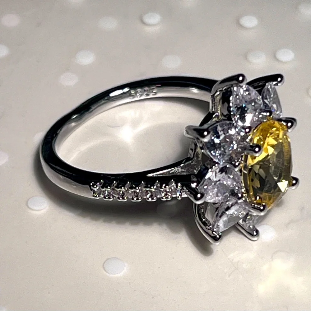 925 Sterling Silver Sunflower Diamond Ring - Picture 5 of 6